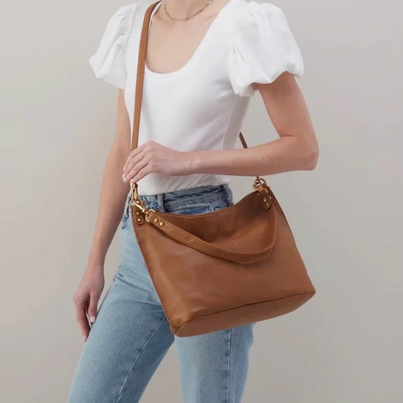 HOBO Pier Shoulder Bag purse in Brown Tan Pebbled Leather - Picture 2 of 12